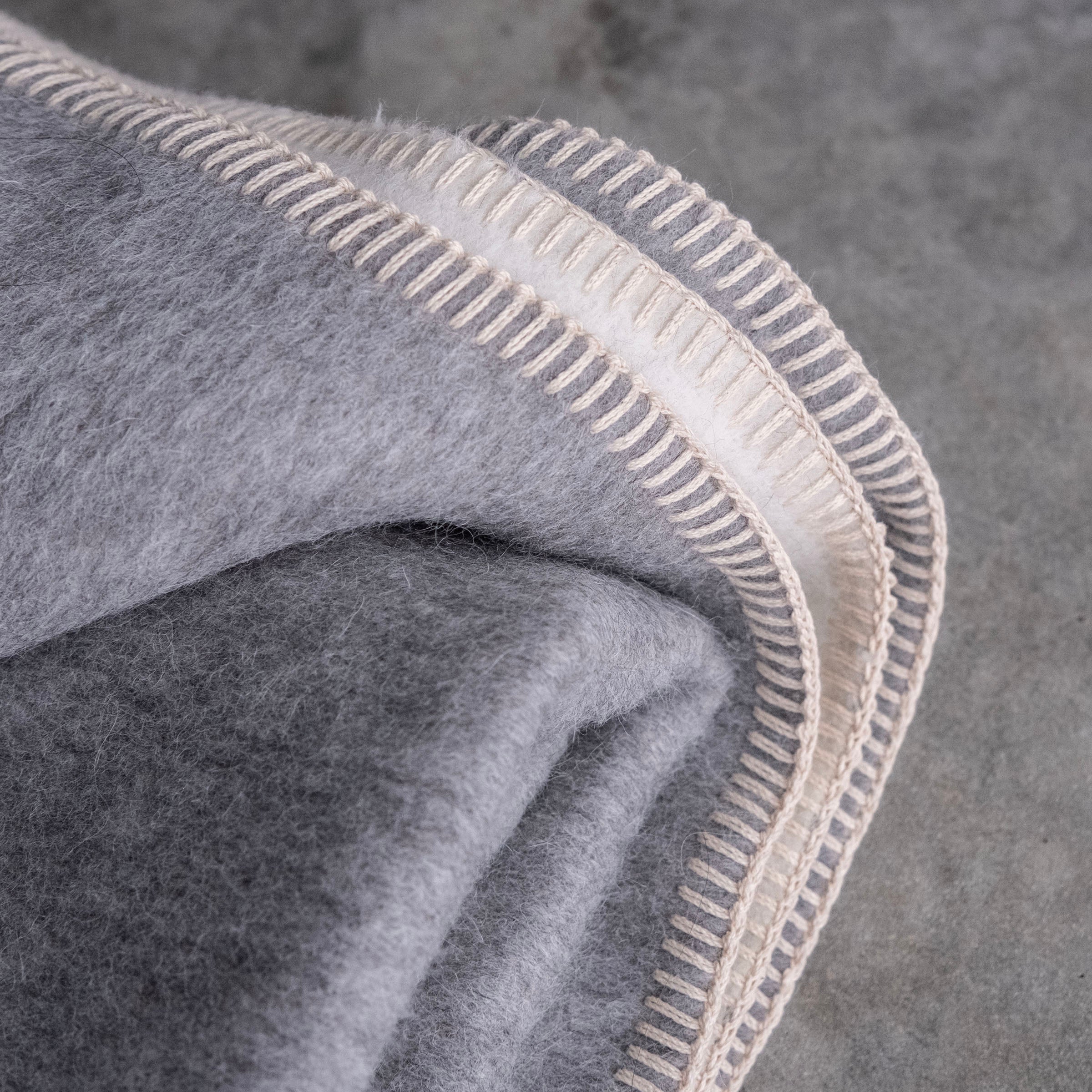 Ultimate Pure Alpaca Luxury Blanket (Twin Size, Sept Delivery)