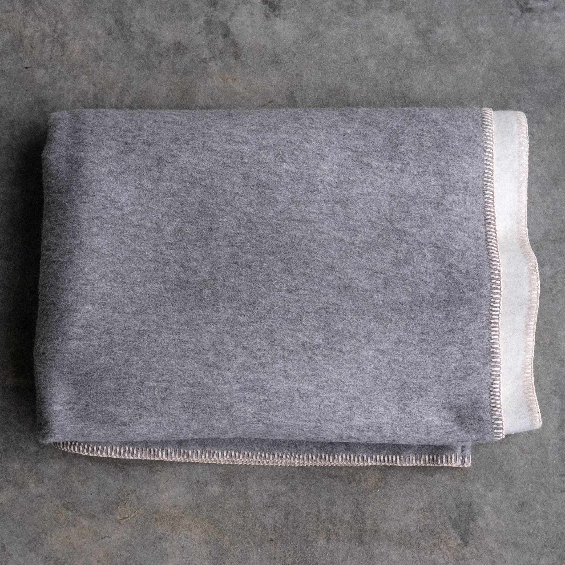 Ultimate Pure Alpaca Luxury Blanket (Twin Size, Sept Delivery)