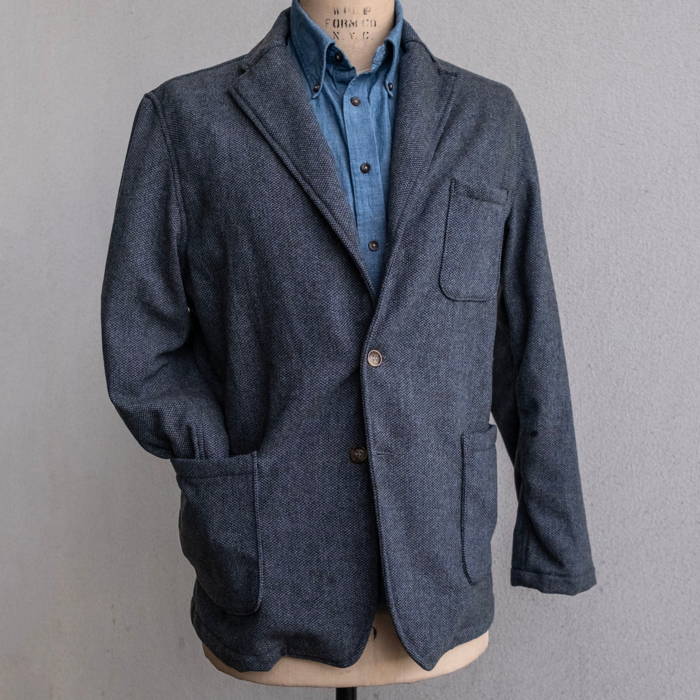 Sample Sale: Sinclair in Ice Barleycorn Tweed Sz 42L
