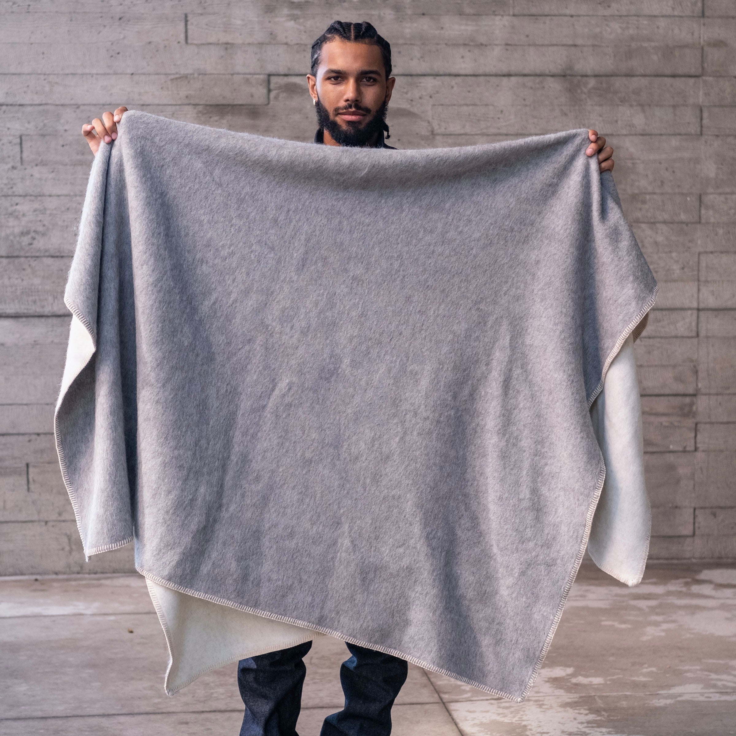 Ultimate Pure Alpaca Luxury Blanket (Twin Size, Sept Delivery)