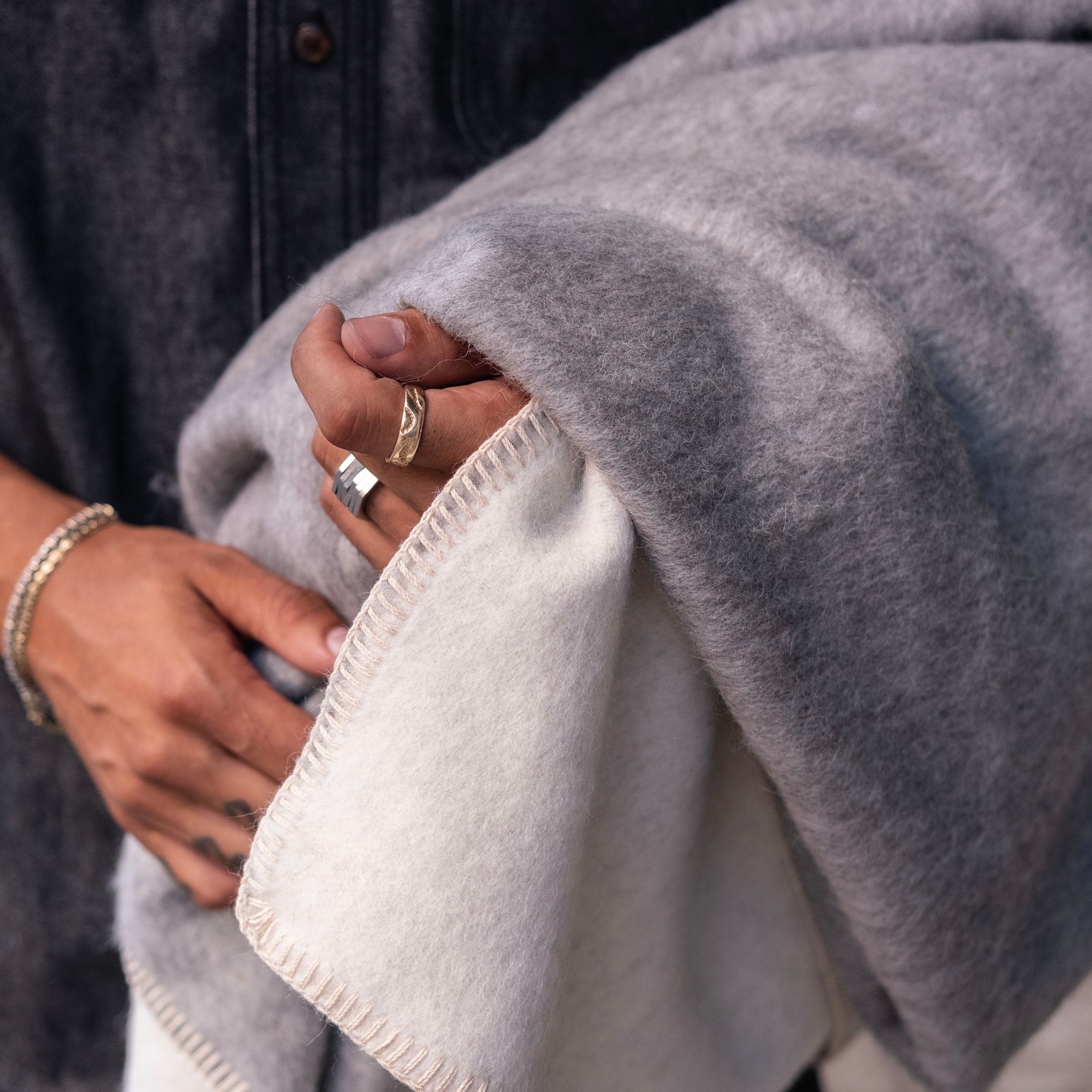 Ultimate Pure Alpaca Luxury Blanket (Twin Size, Sept Delivery)