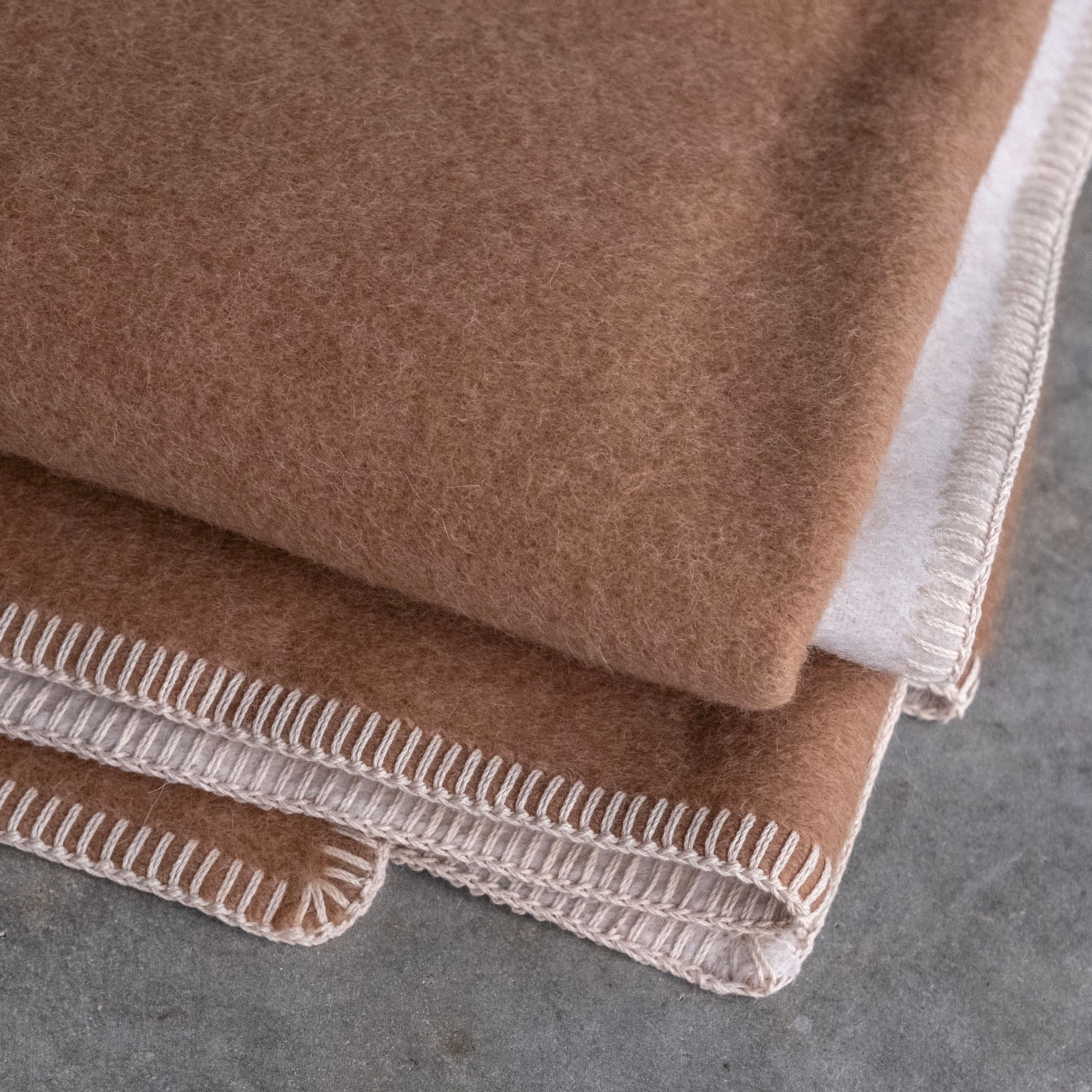 Ultimate Pure Alpaca Luxury Blanket (Twin Size)